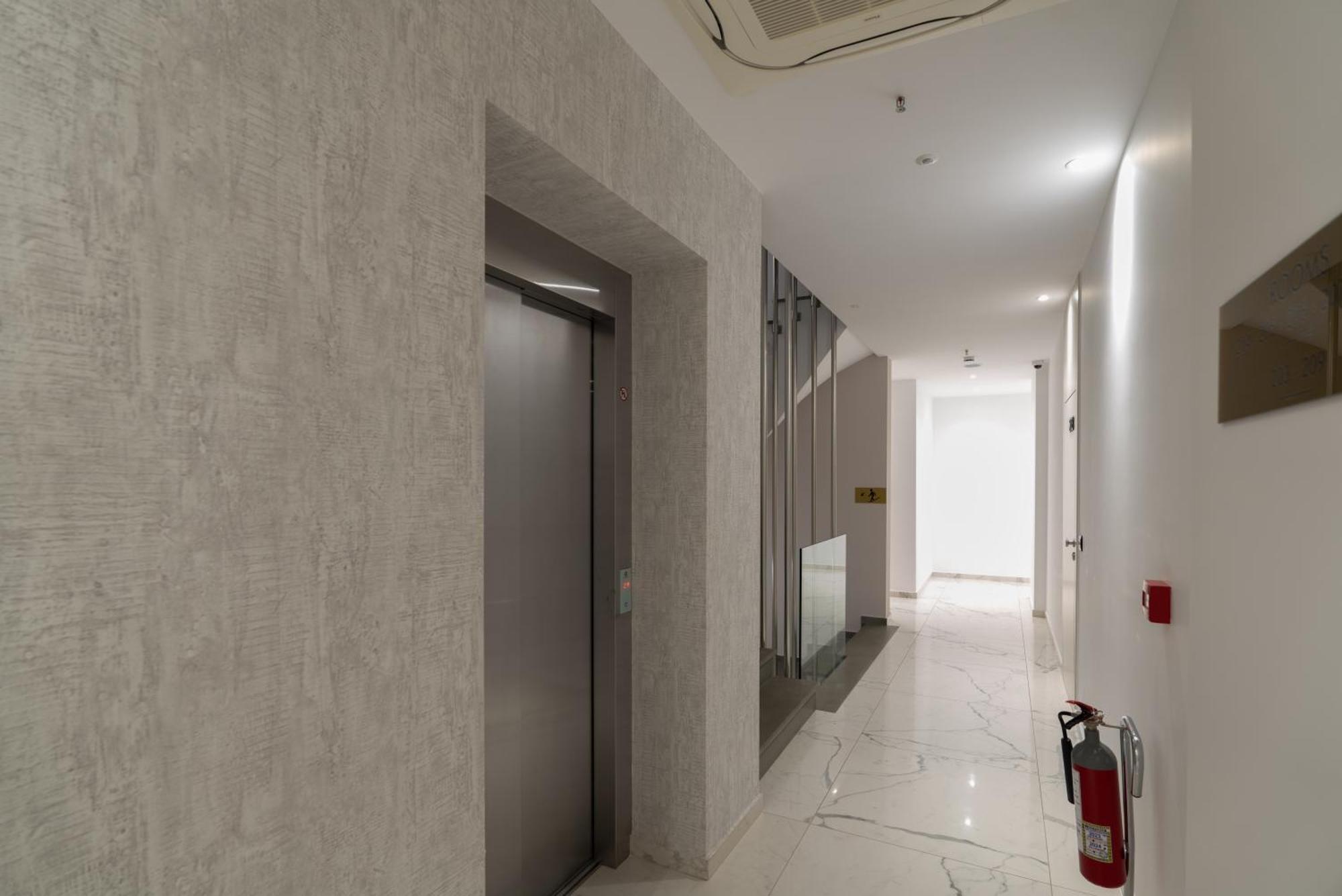 Glow Boutique Hotel & Suites Sarandë Eksteriør billede