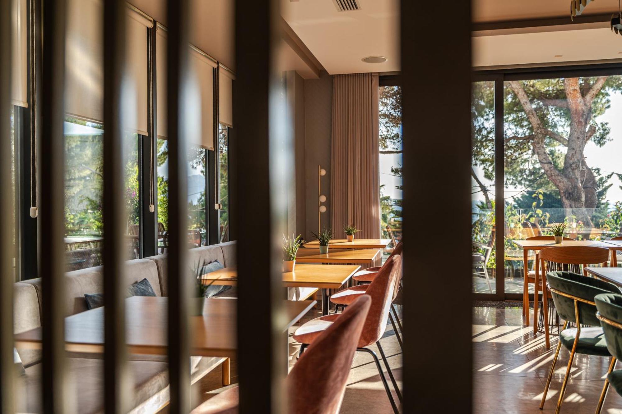 Glow Boutique Hotel & Suites Sarandë Eksteriør billede