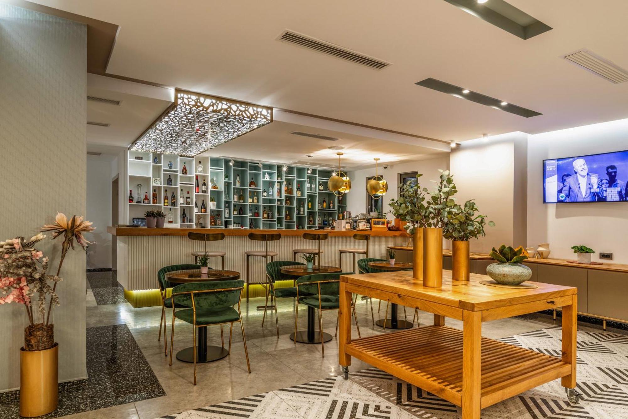 Glow Boutique Hotel & Suites Sarandë Eksteriør billede