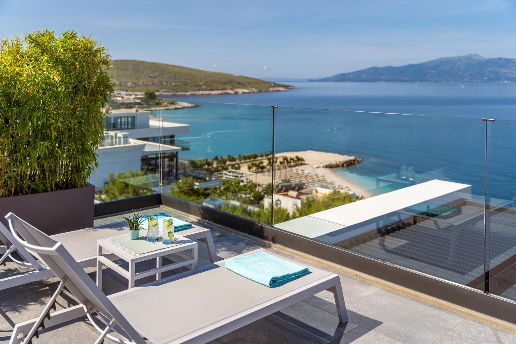 Glow Boutique Hotel & Suites Sarandë Eksteriør billede
