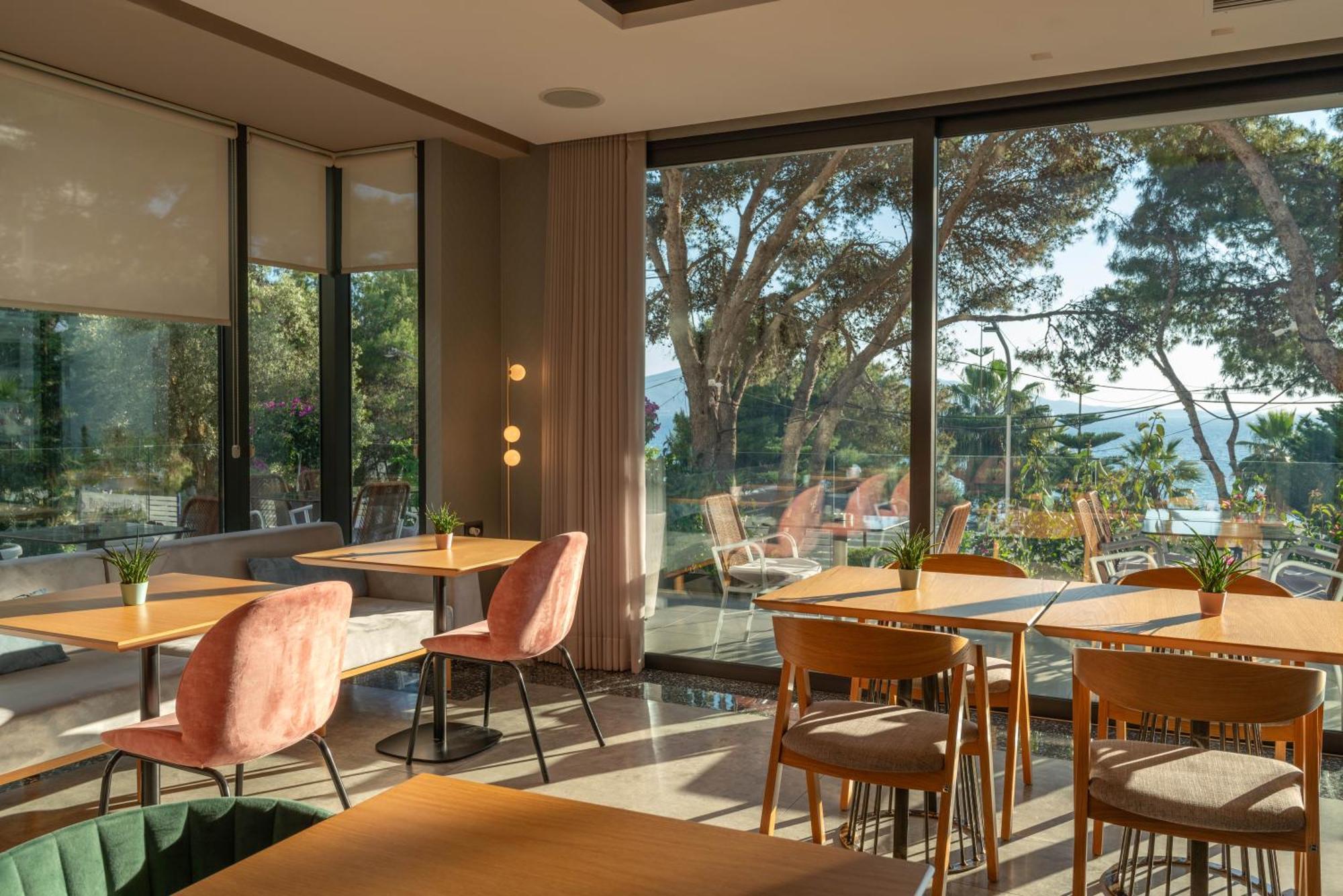 Glow Boutique Hotel & Suites Sarandë Eksteriør billede