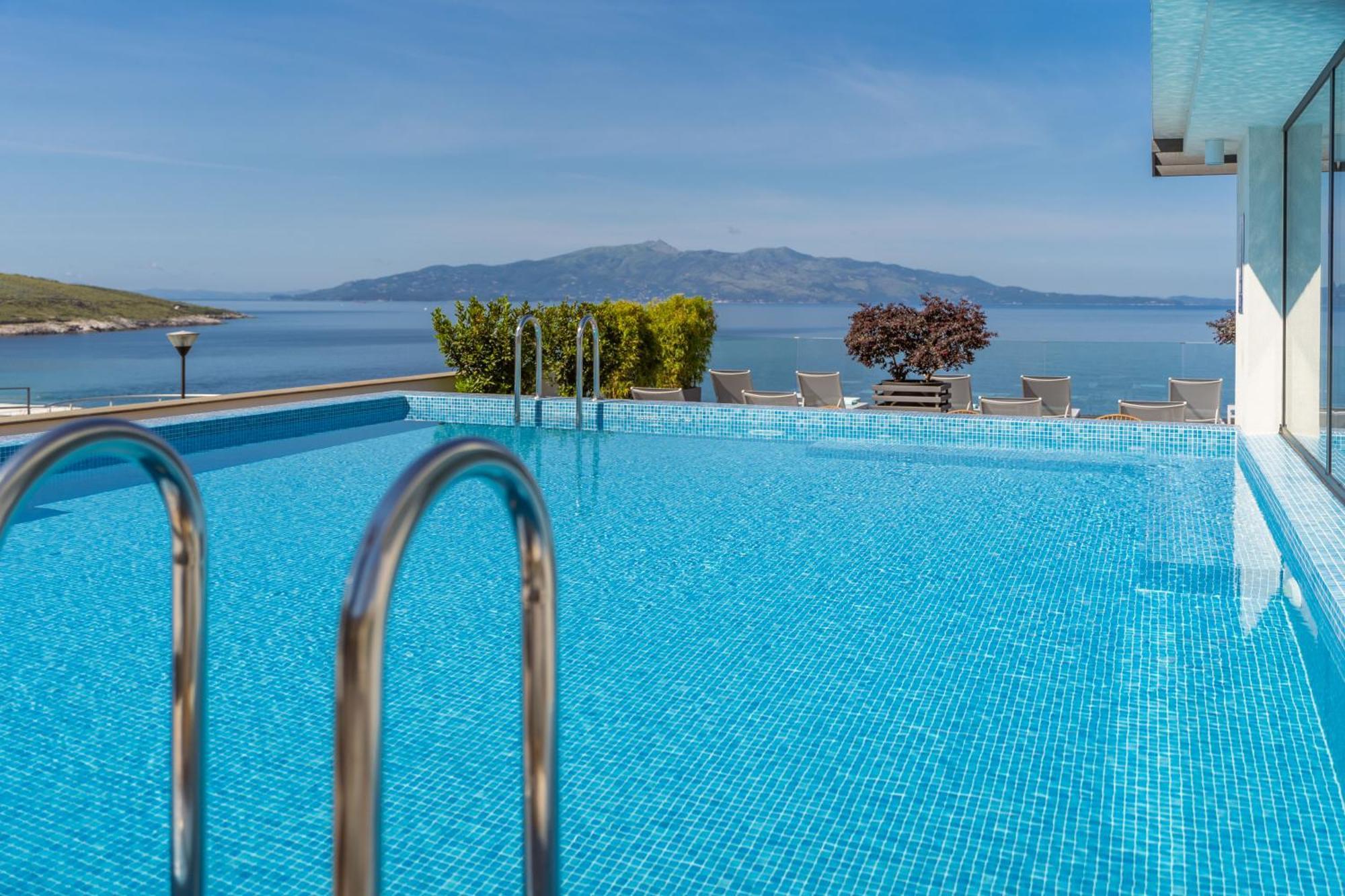 Glow Boutique Hotel & Suites Sarandë Eksteriør billede